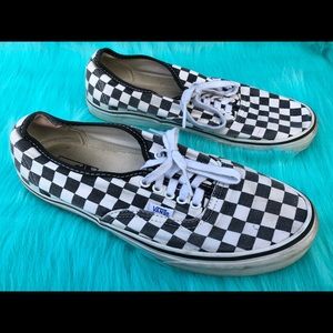 Classic checkered lace-up Vans